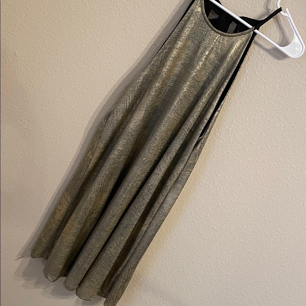 Lila Clothing Co. Dress. Made in USA Metallic gold and Black . NEW w/o tags